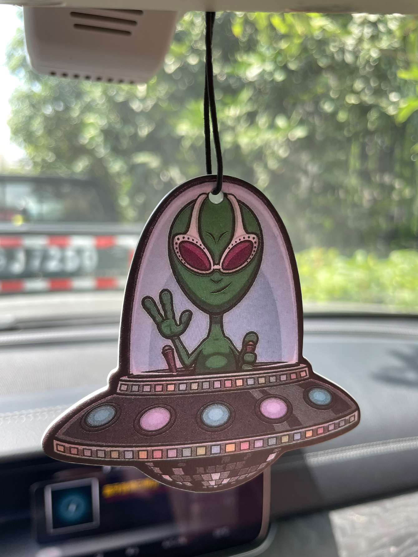 Alien/Hilton Fresh Scent Five- - مراجعة Perfume Room Fragrance وسعره