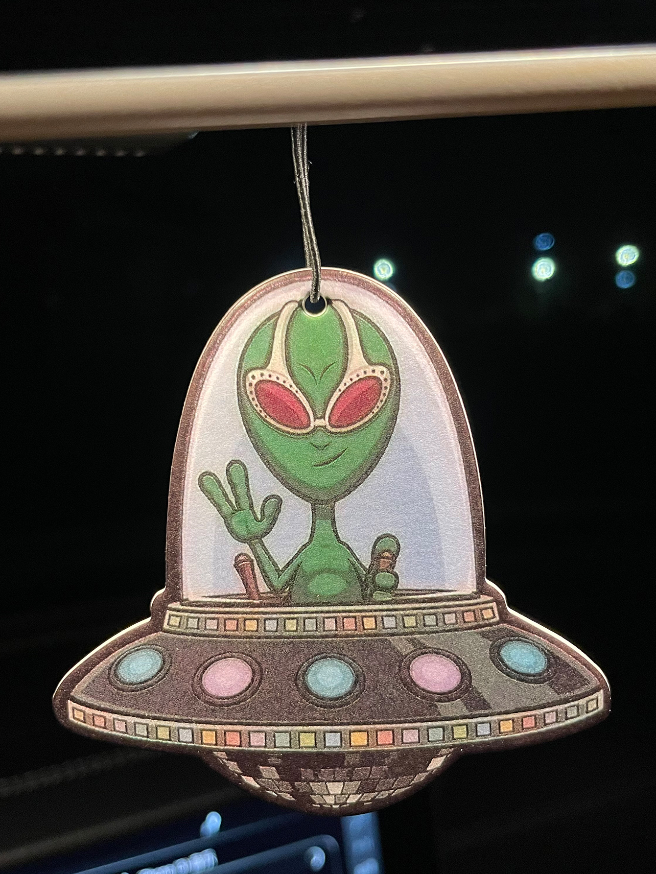 Alien/Hilton Fresh Scent Five- - مراجعة Perfume Room Fragrance وسعره