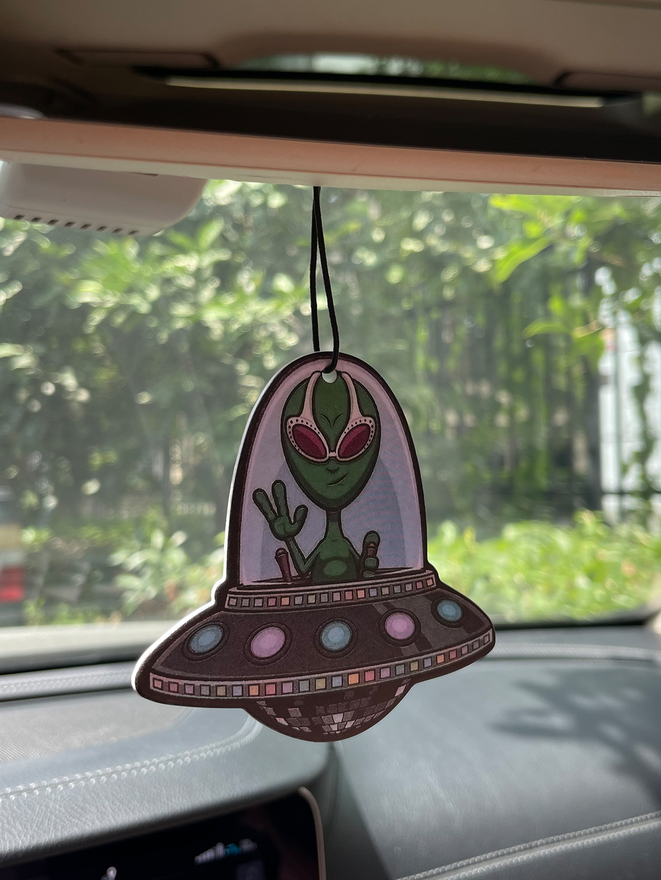 Alien/Hilton Fresh Scent Five- - مراجعة Perfume Room Fragrance وسعره