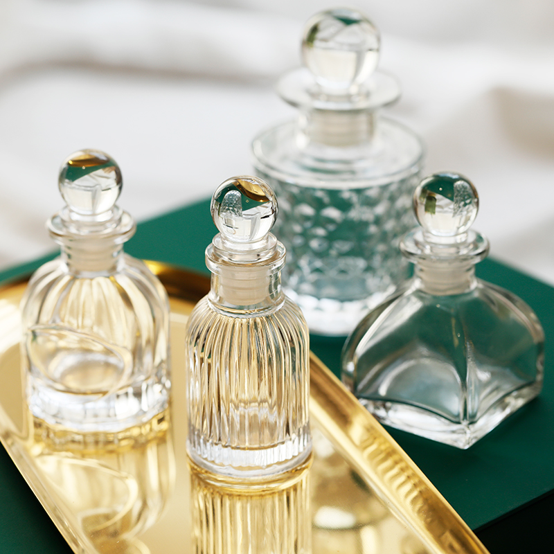 European Retro Court Glass Per - مراجعة Perfume Decant Sample وسعره
