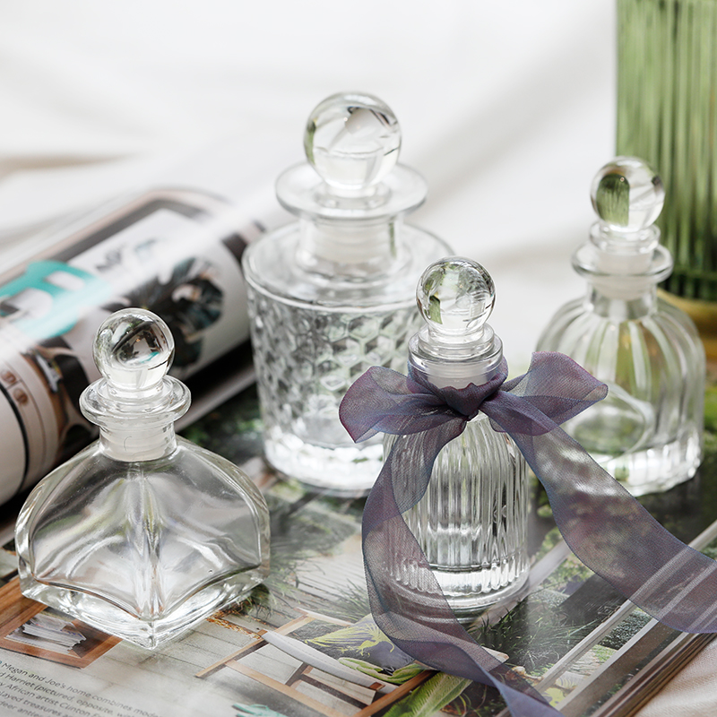 European Retro Court Glass Per - مراجعة Perfume Decant Sample وسعره